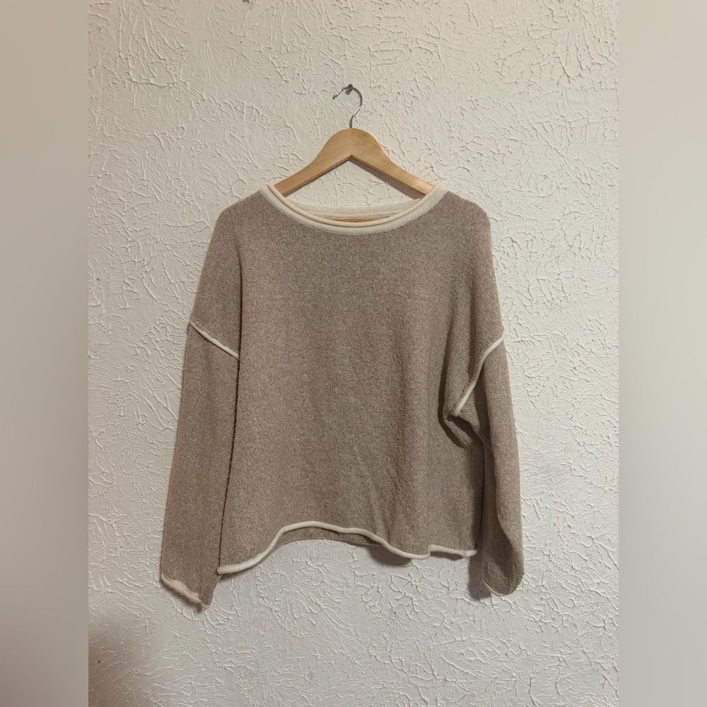 Women’s Soft Sweater – Size S/M – Tan/Cream